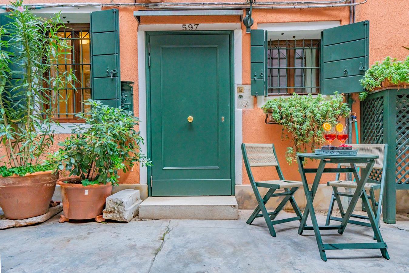 Lo Squero 1 The Secret Courtyard In Dorsoduro Leilighet Venezia Rom bilde
